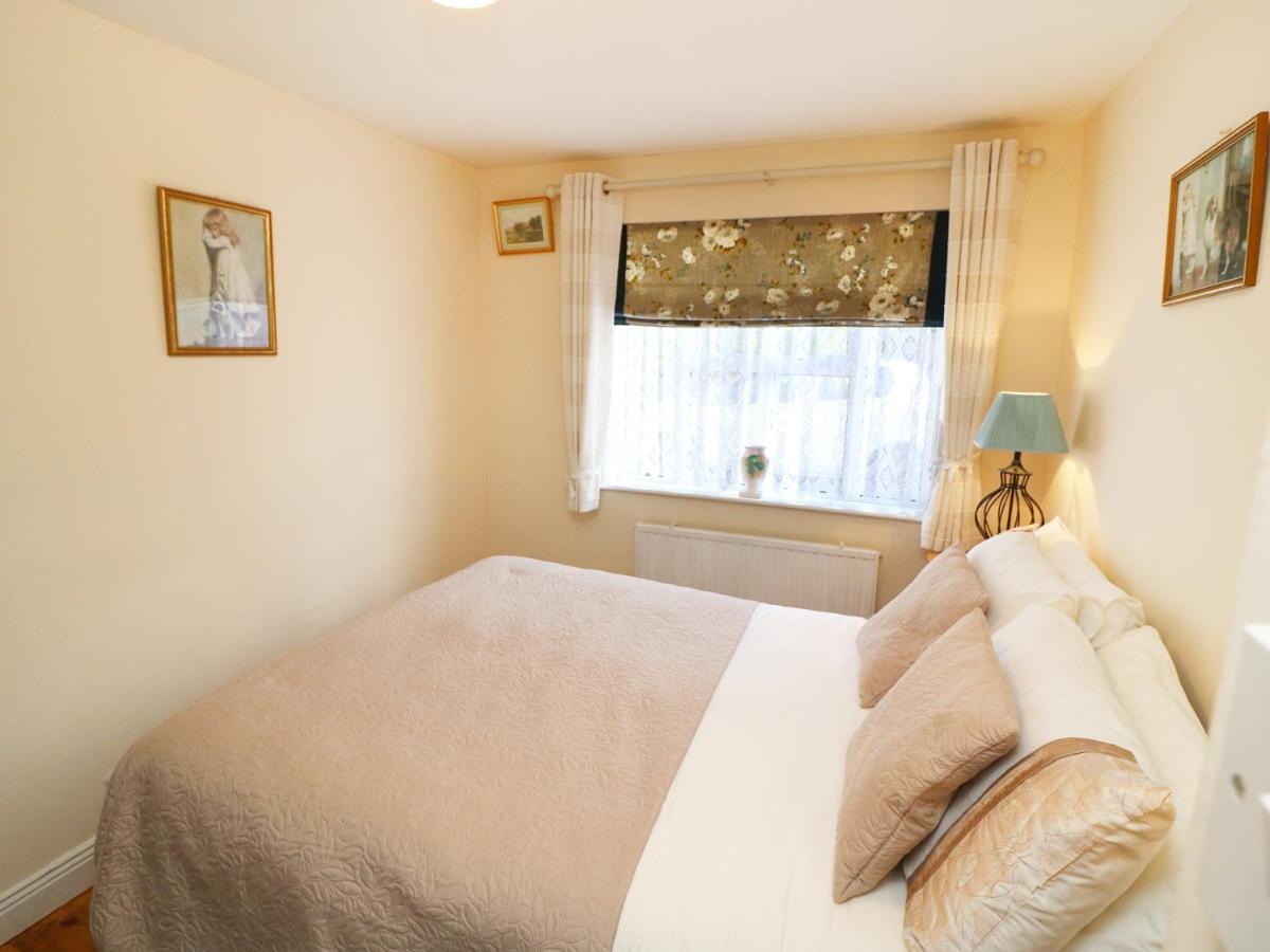 Julie'S Cottage Castleisland Bagian luar foto